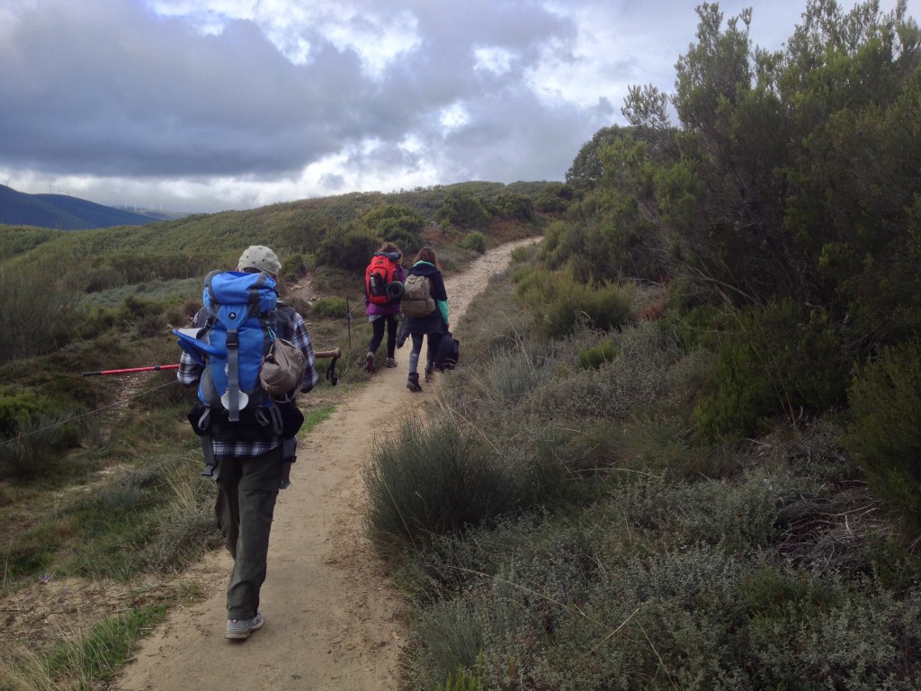 Girls from Argentina must carry their guitar on the Camino